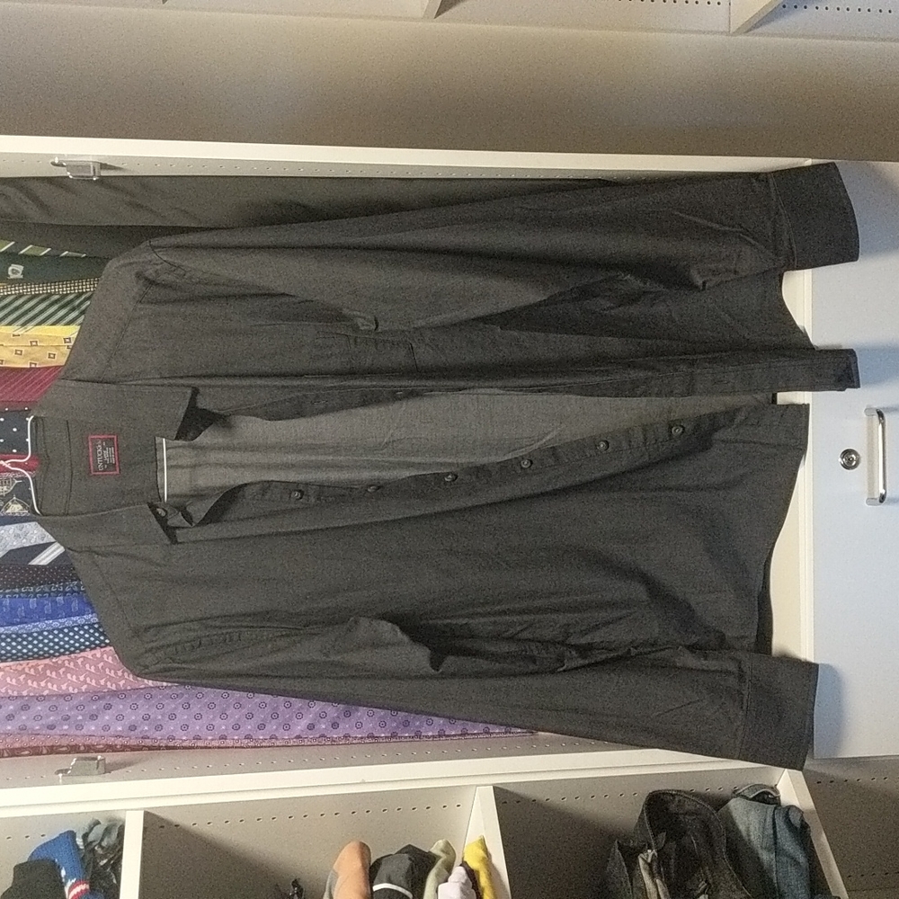 Untuck it "large tall regular" size long sleeve collared shirt